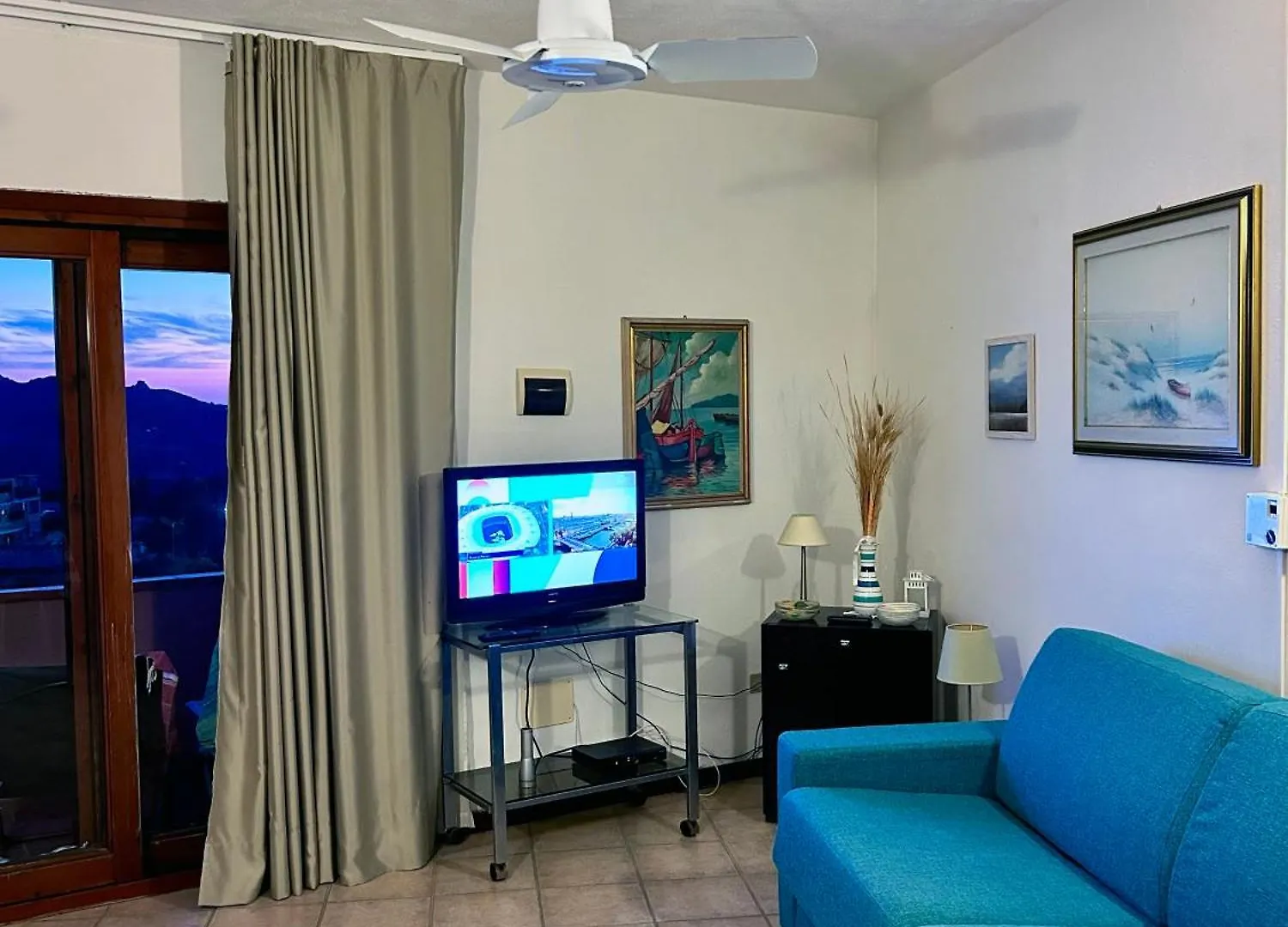 Confortevole Trilocale Con Vista Mare A San Pasquale, Sardegna Italy